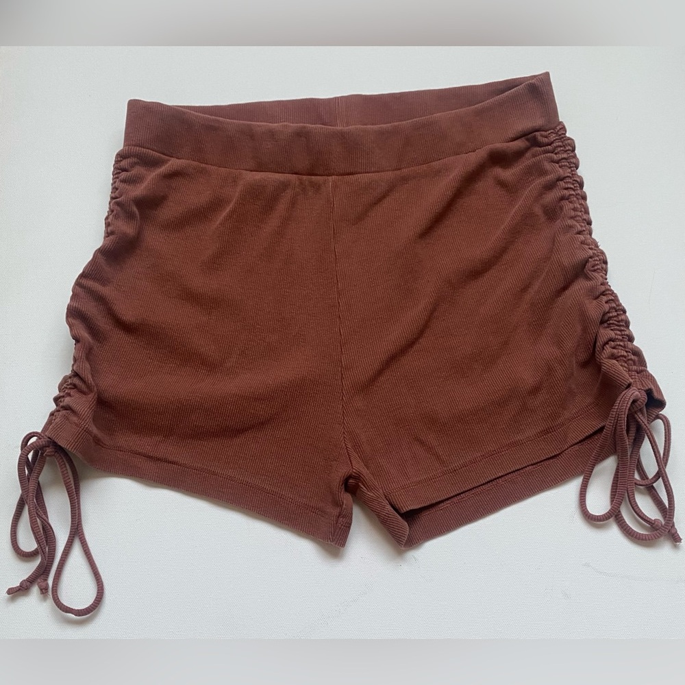 Zara - Ruched Ribbed Shorts W Strings Elastic Band Dusty Red/Brown - Size Large